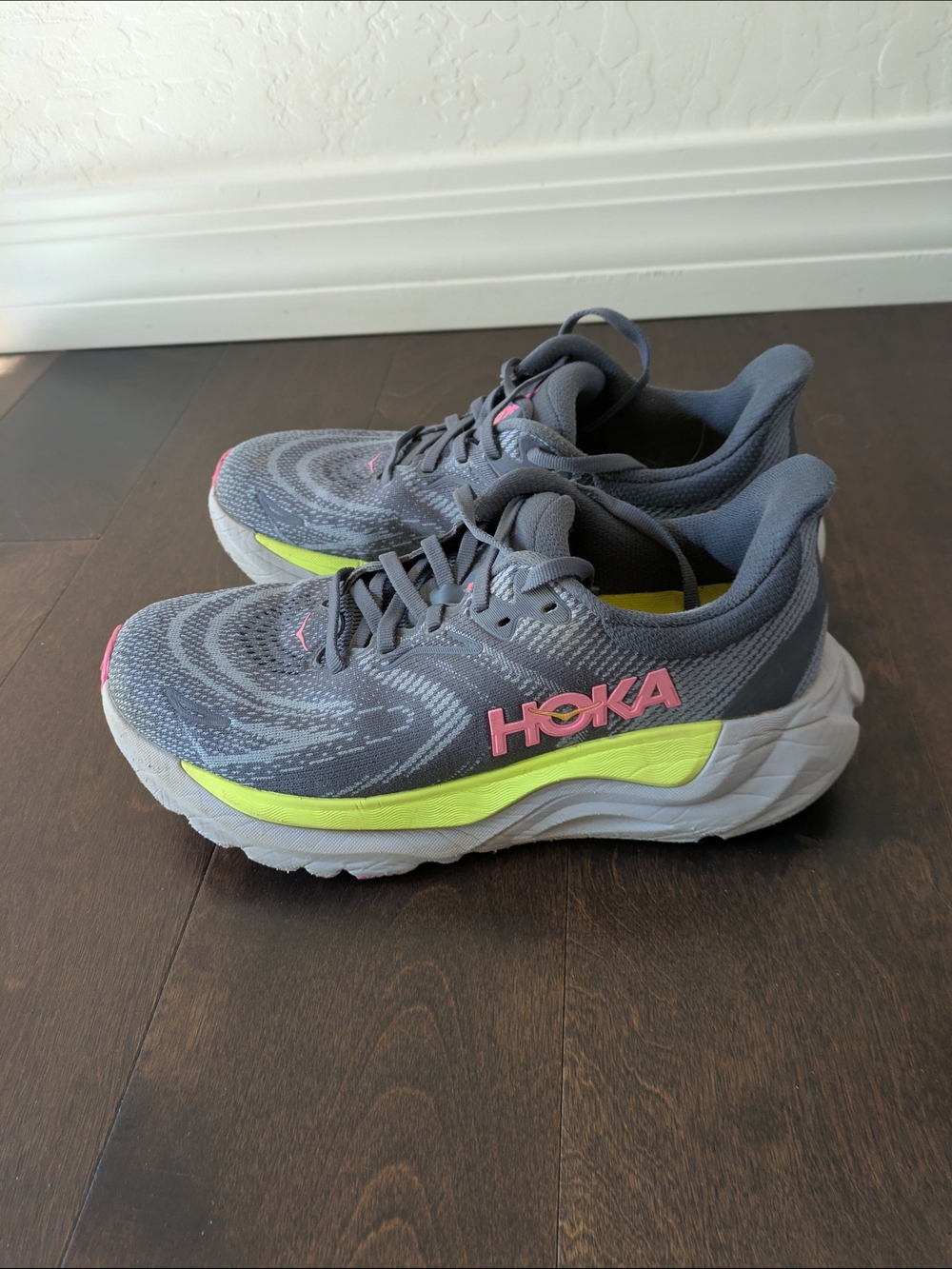 Hoka Arahi 8 Running Shoes Women’s Grey Used Good Condition - Picture 2 of 10
